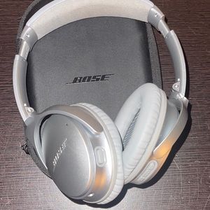 Bose QuietComfort 35 Wireless Noise Cancellation Headphones